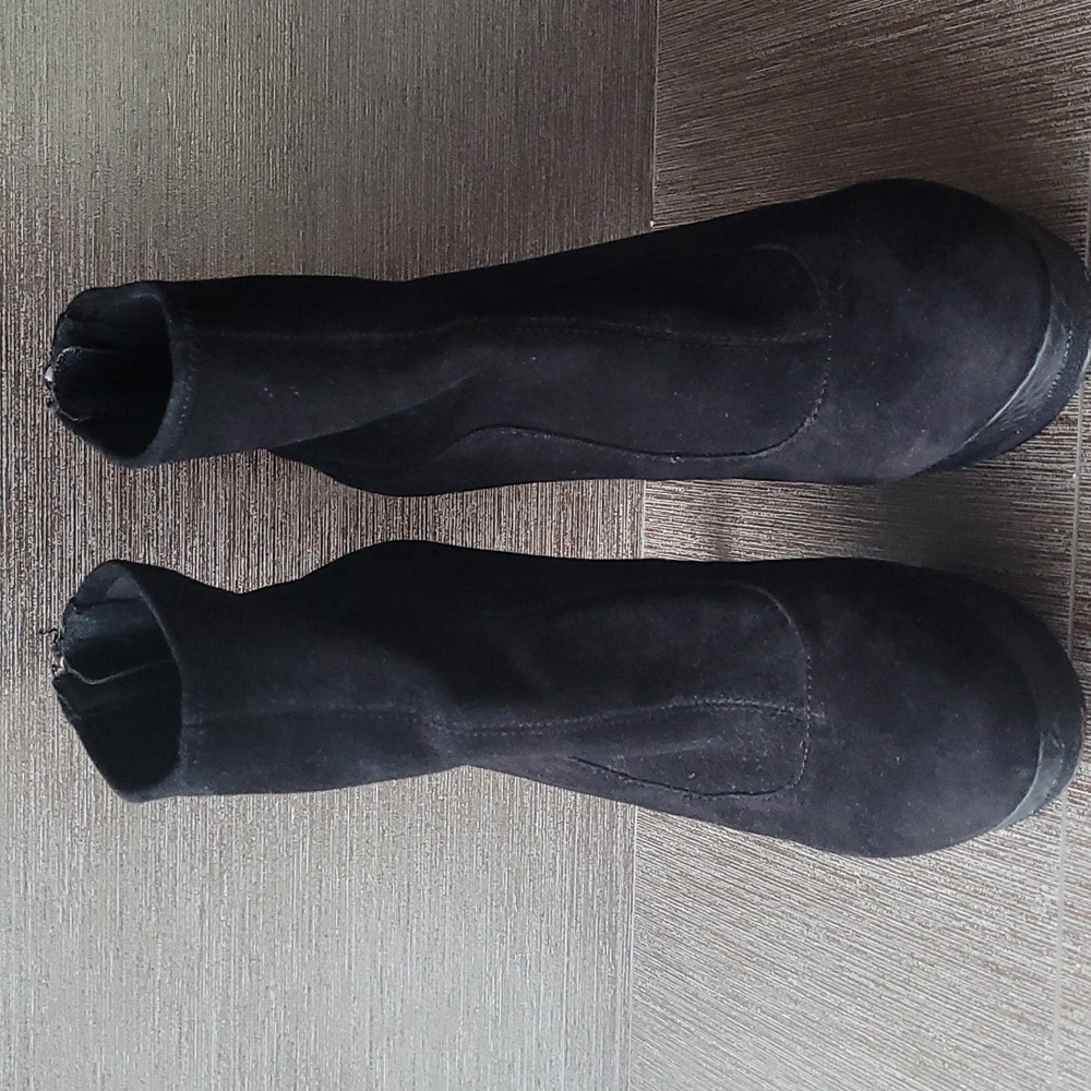 House of Harlow 1960 Black Suede Ankle Boots